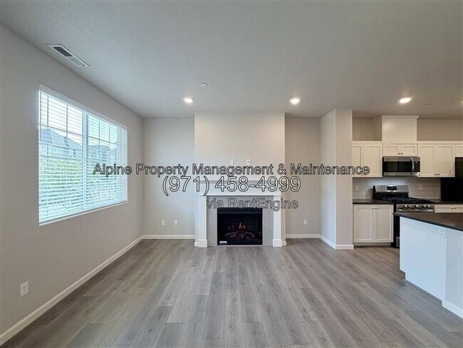 Building Photo - 14229 SW 169th Ave