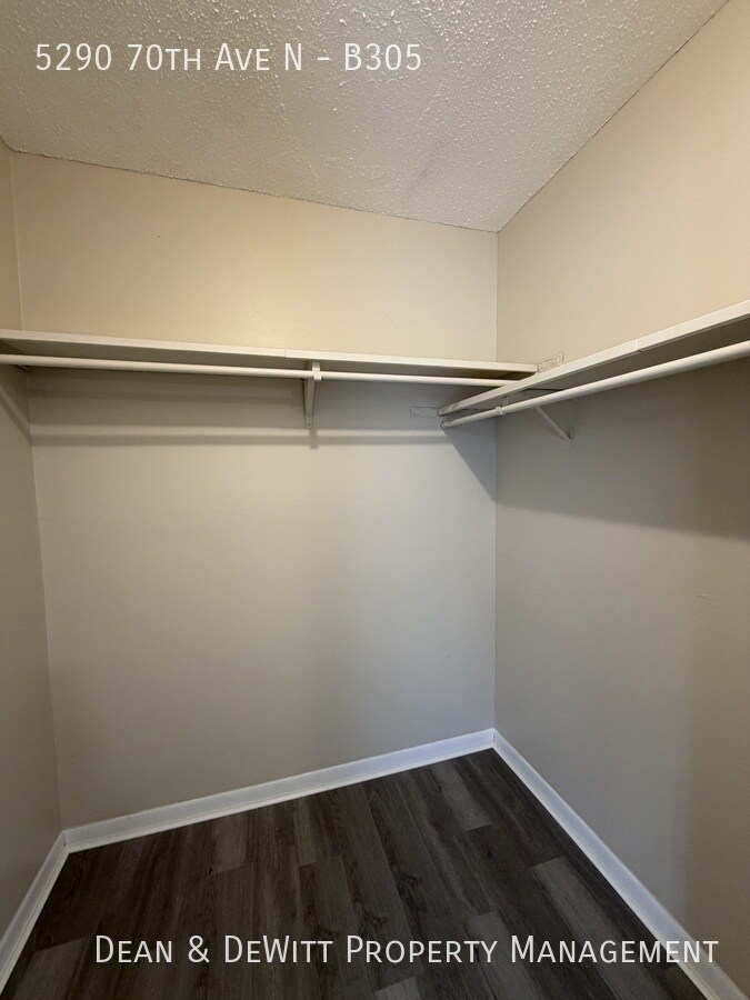 Building Photo - 1 Bed/1 Bath - Unit B305