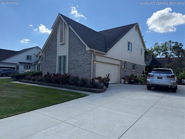 Building Photo - 39217 Geneva Dr