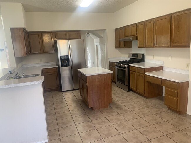 Building Photo - 8011 Doe Meadow Dr
