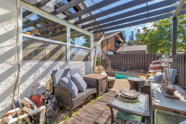 Building Photo - 1420 W Sandpiper Cir