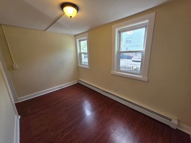 Building Photo - 30 Delano St