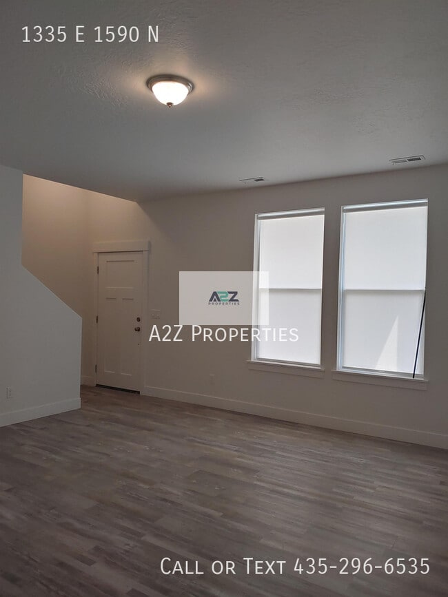 Building Photo - 1335 1590 N