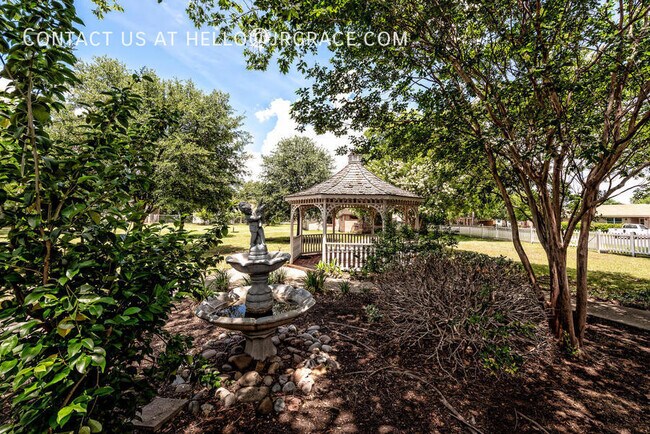 Building Photo - 525 W 4th St