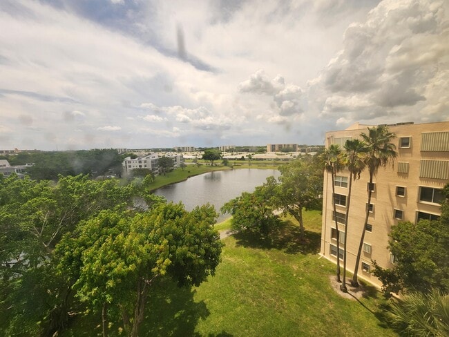 Building Photo - 14671 Bonaire Blvd
