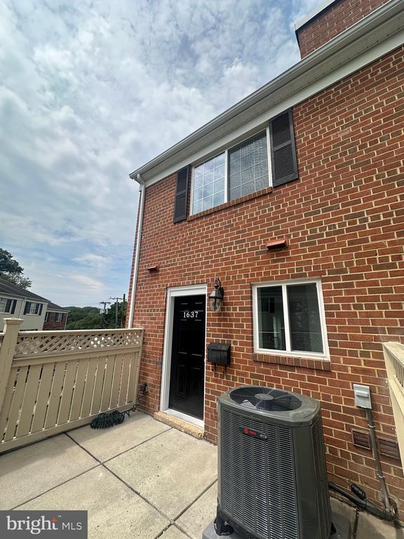 Building Photo - 1637 N Van Dorn St