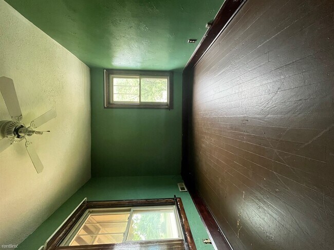 Building Photo - 3 br, 1.5 bath House - 529 Theo Moll Dr