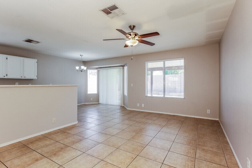 Building Photo - 8745 W Tuckey Ln