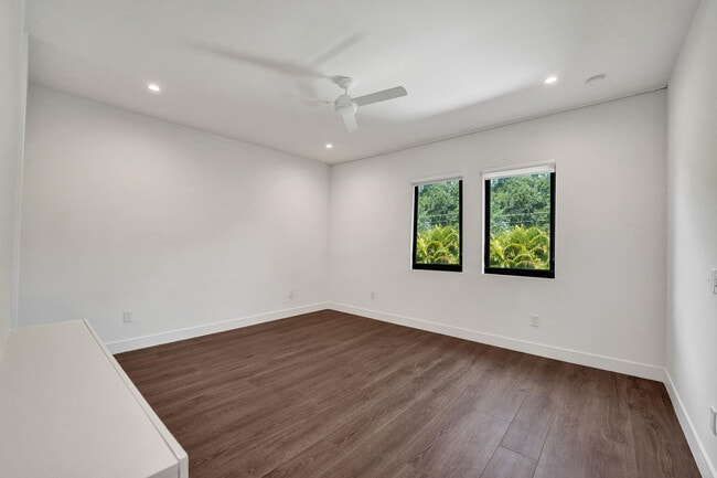 Building Photo - 5939 Brookfield Cir W