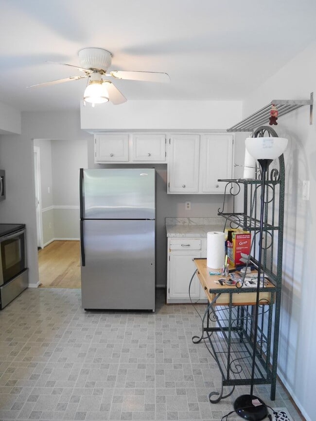 Building Photo - Your Next Home Awaits! Single Family Home ...