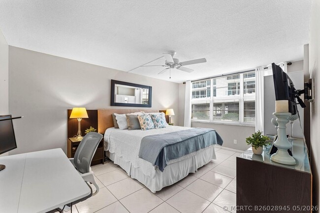 Building Photo - 3570 S Ocean Blvd