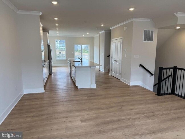 Building Photo - 7746 Meander Ct S
