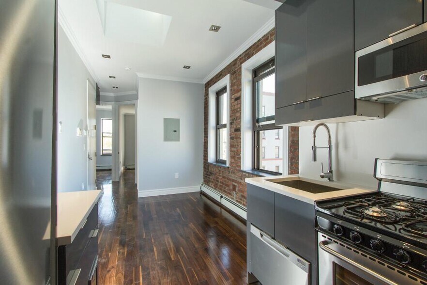 Building Photo - 124 Ridge St