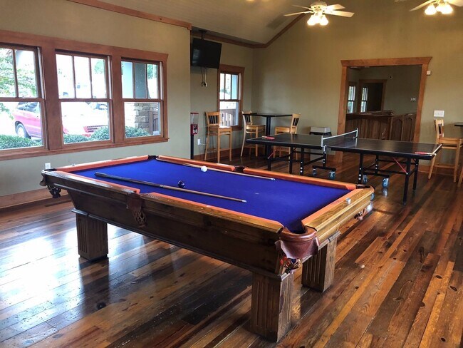 Building Photo - 3 Bedroom/3 Bathroom Condo in Harts Cove!