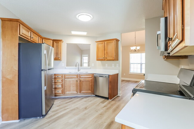 Building Photo - 204 Raleigh Way