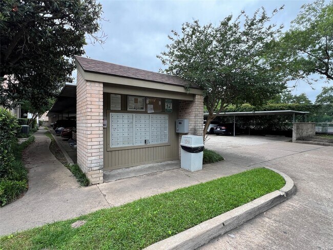 Building Photo - 10053 Westpark Dr