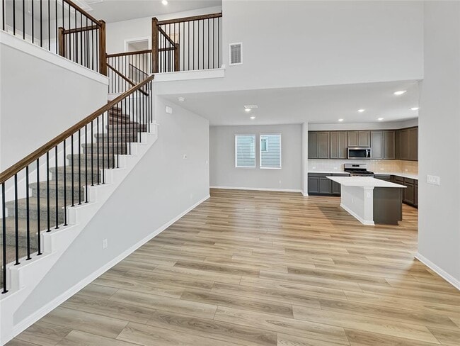 Building Photo - 2437 Roosevelt Rd