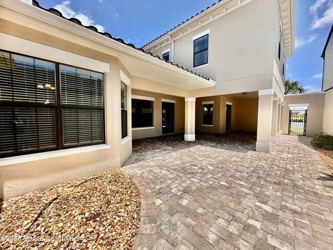 Building Photo - 2523 Rodina Dr
