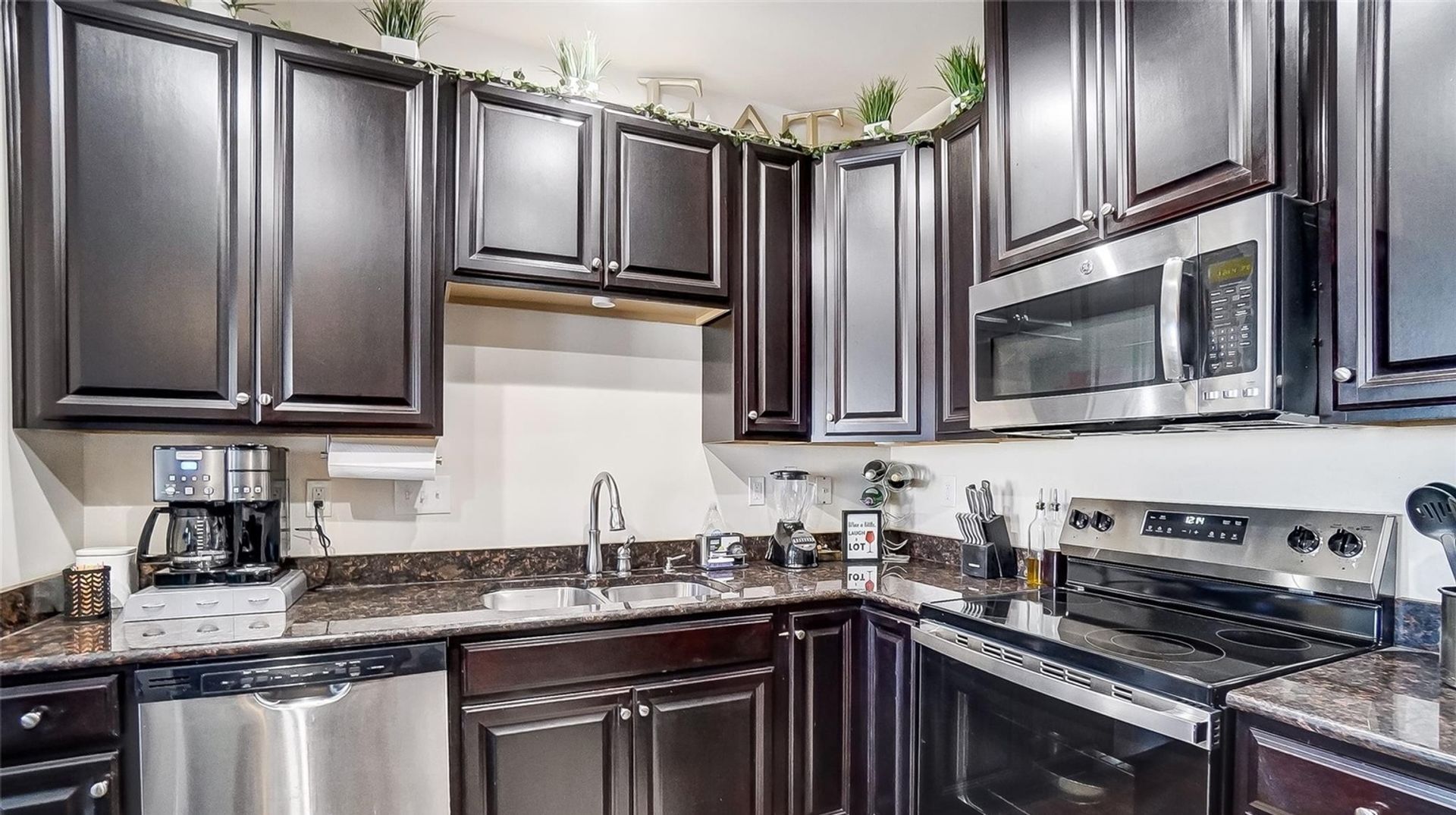 Building Photo - 6402 Terrace View Ct