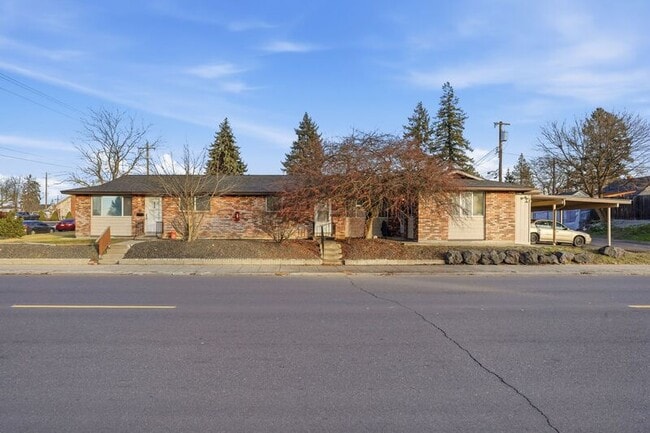 Building Photo - 1334 W Garland Ave