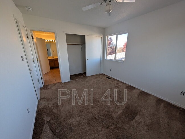 Building Photo - 7105 Casa Elena Dr NE