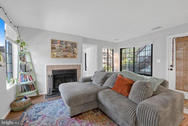 Building Photo - 6011 Curtier Dr