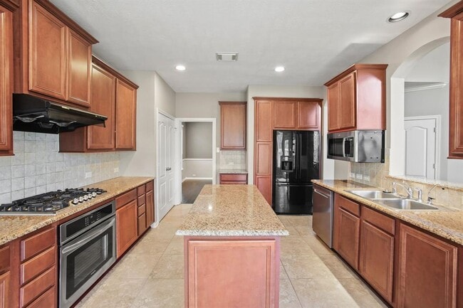 Building Photo - 1606 Sunderland Dr
