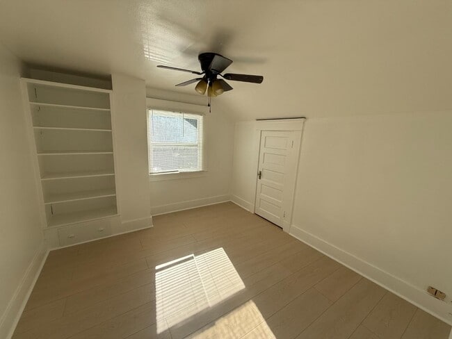 Building Photo - 563 San Francisco Ave