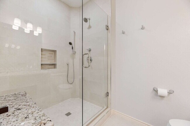 Building Photo - Dog friendly 3-2.5-2 Townhome in the heart of Plano!