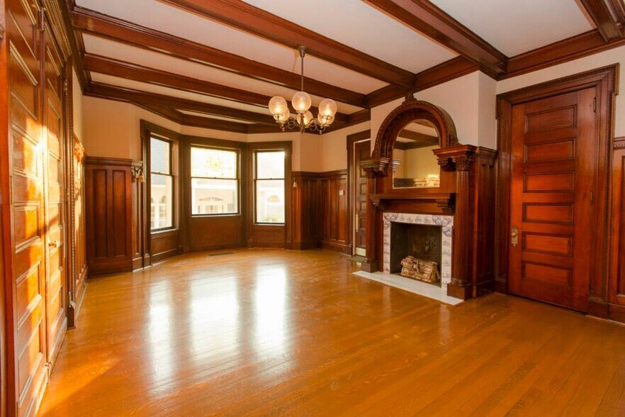 Living Room - 378 W Church St