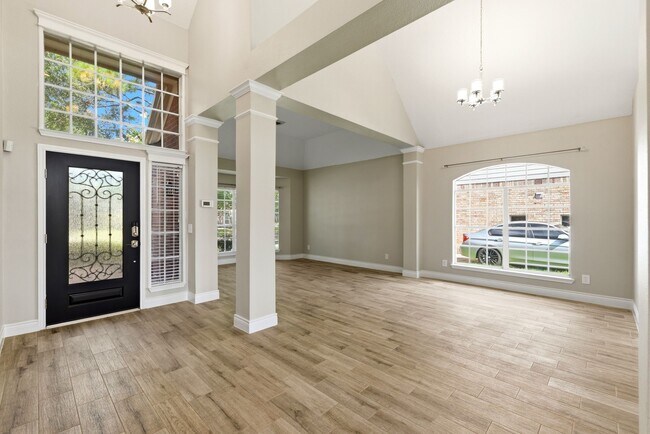 Building Photo - 6231 Presidio Canyon Dr