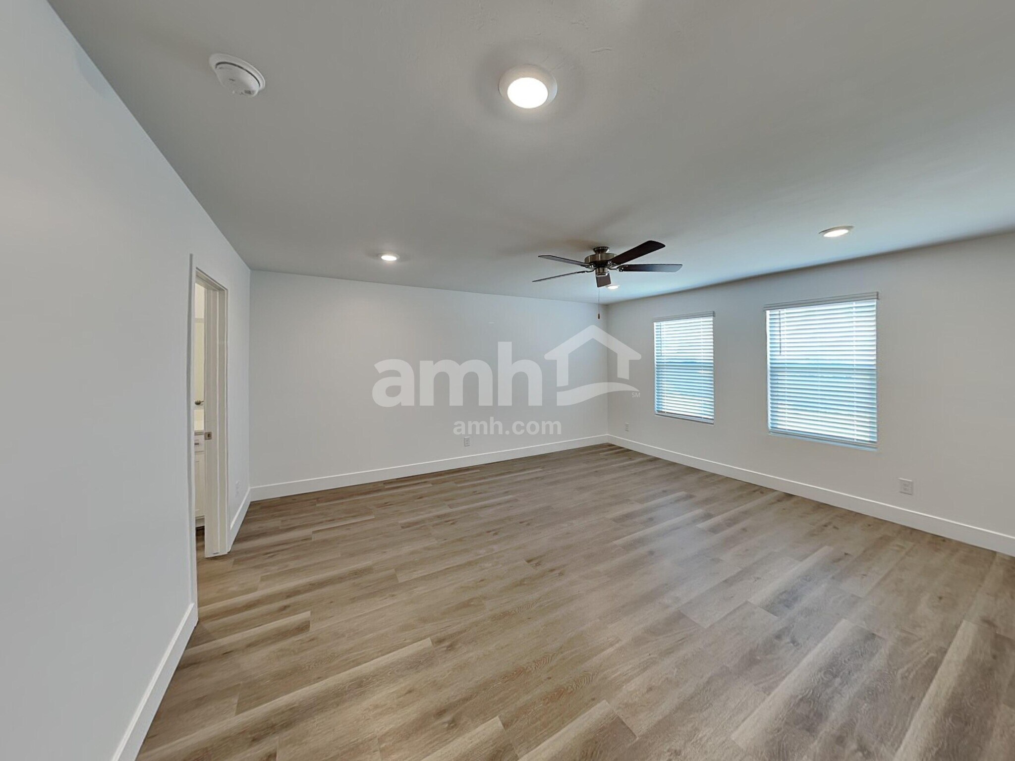 Building Photo - 9604 Harkes Dr
