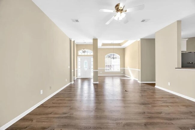 Building Photo - 414 Carriage Lake Dr