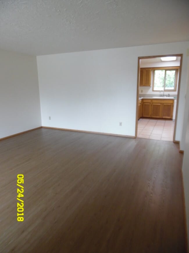 Building Photo - 745 SE Alethea Way