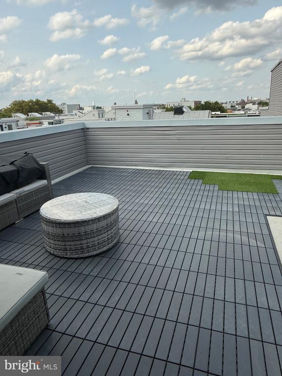 Building Photo - 1651 E Eyre St