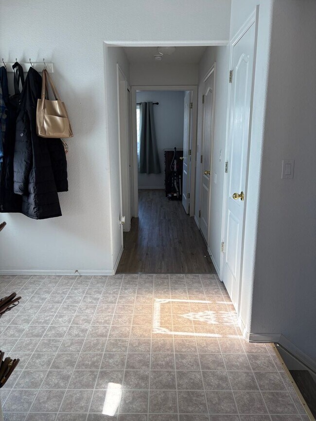 Building Photo - 4 Bedroom 3.5 Bath in Widefield