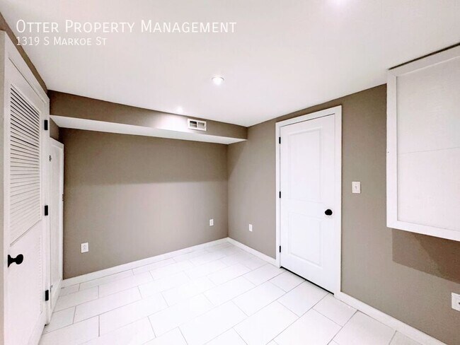 Building Photo - 1319 S Markoe St