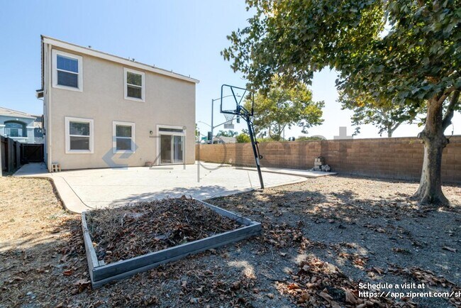 Building Photo - 3301 Myna Way