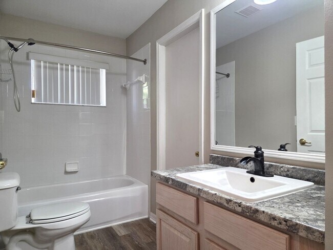 Building Photo - 3/2 In King's Ridge 55+ Community