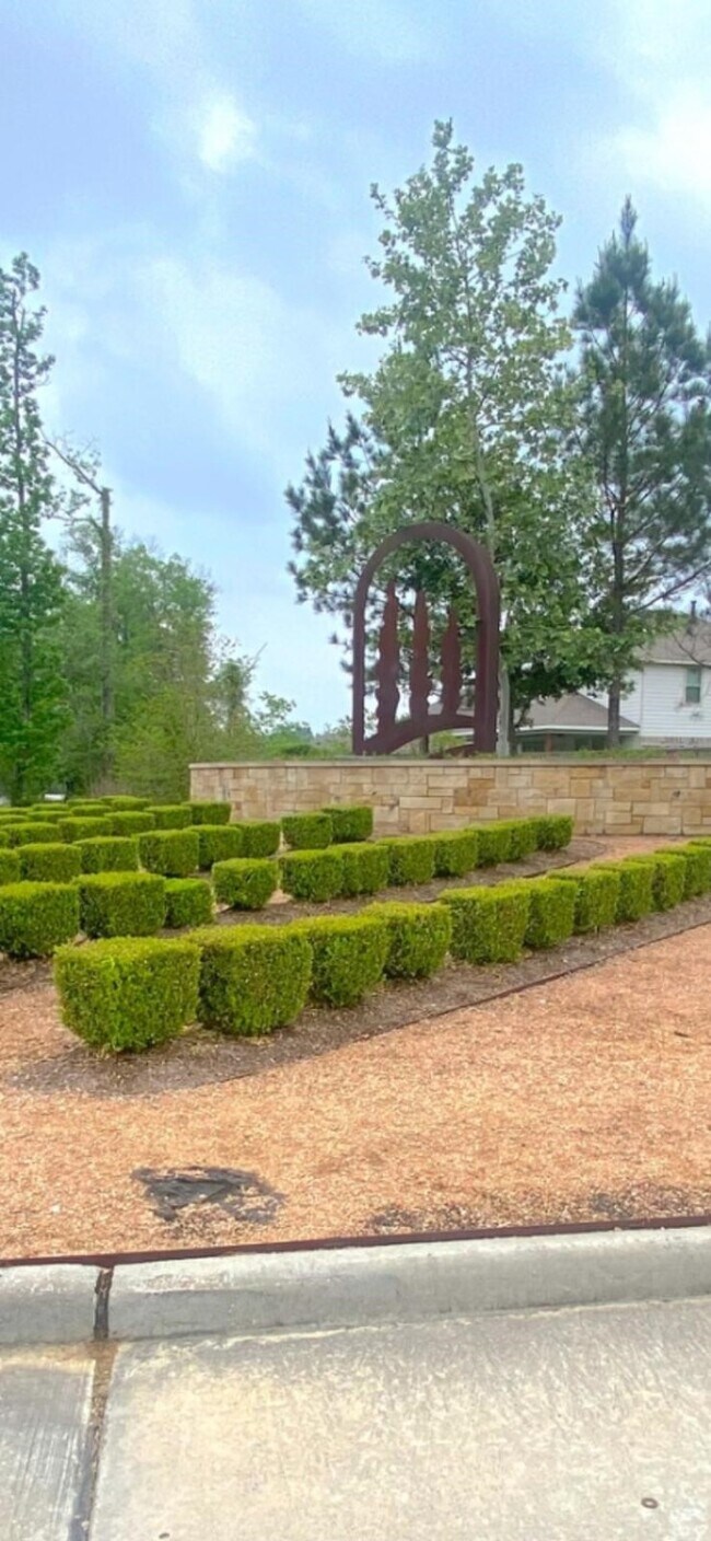Building Photo - 21015 Longeni Dr