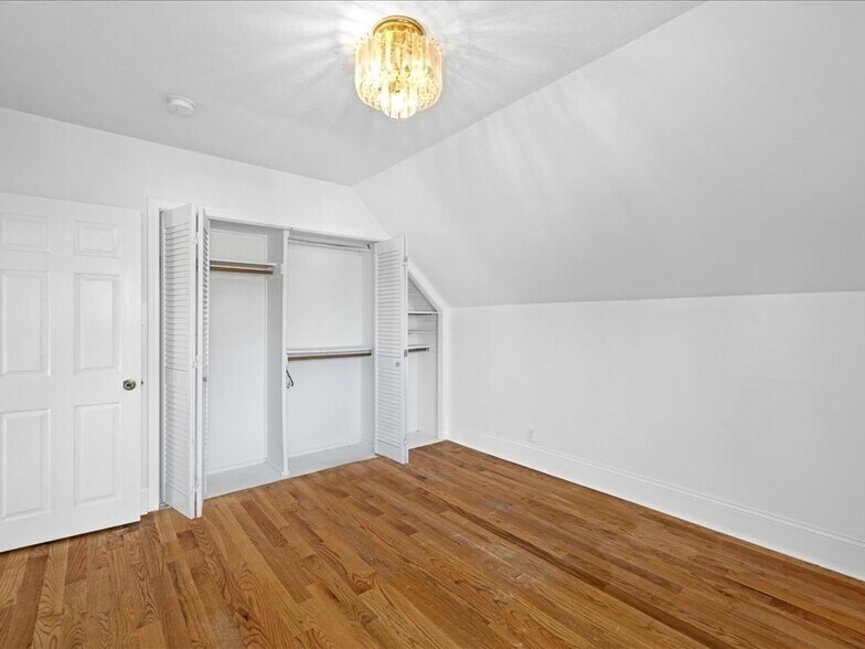 Building Photo - 25 Clarendon St