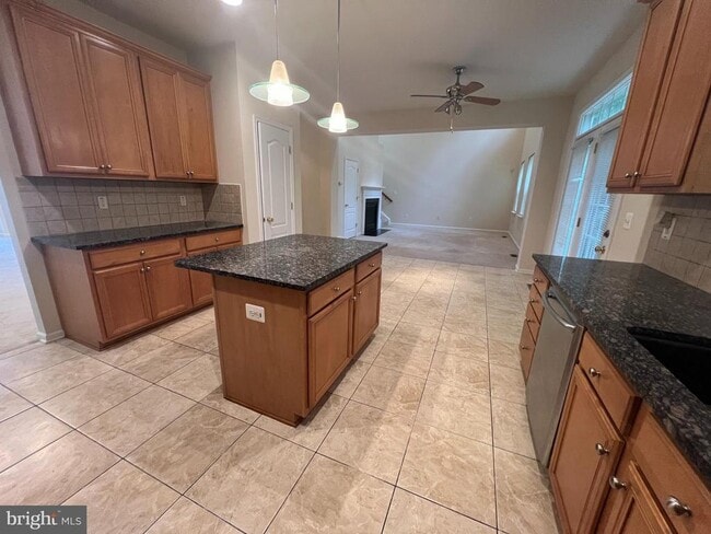 Building Photo - 12 Rivers Edge Terrace