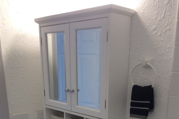 Bathroom With Tub & Shower - 917 Phillips St