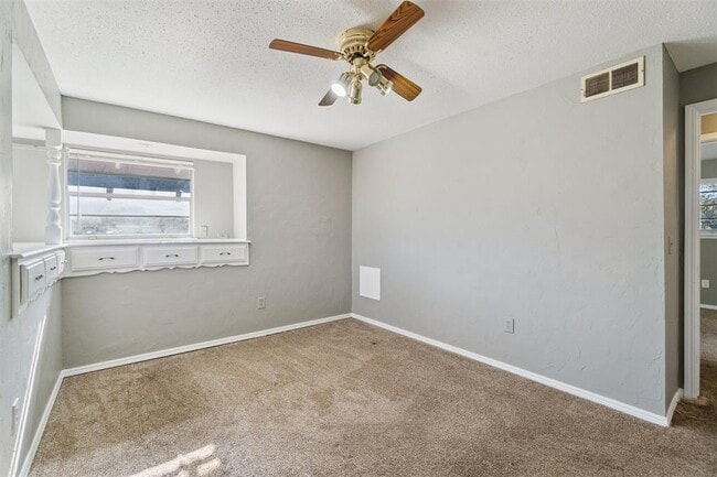 Building Photo - 4009 Vickie Dr