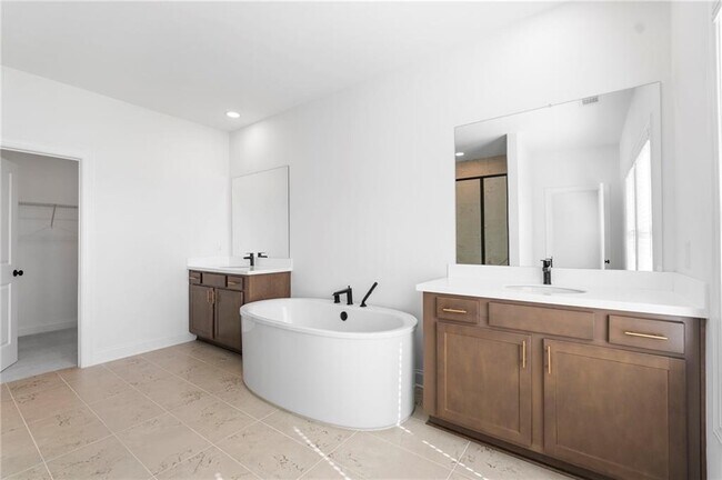 Building Photo - 1042 Winding Br Dr