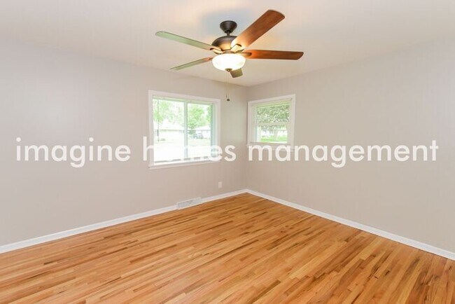 Building Photo - 2521 Oregon Ave S