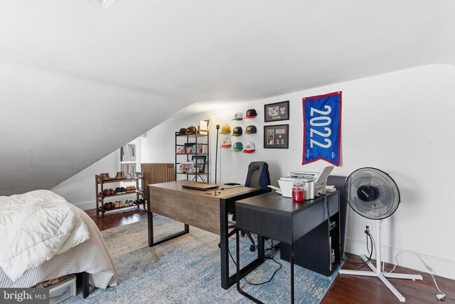 Building Photo - 405 Leverington Ave