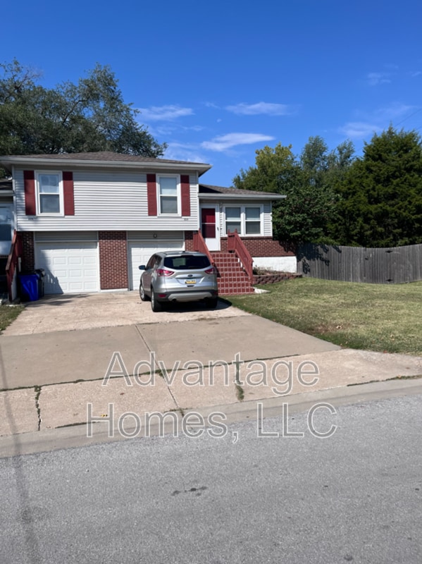 Primary Photo - 223 N Clinton St