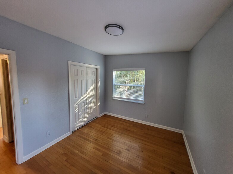 Building Photo - 2648 Dellwood Ave