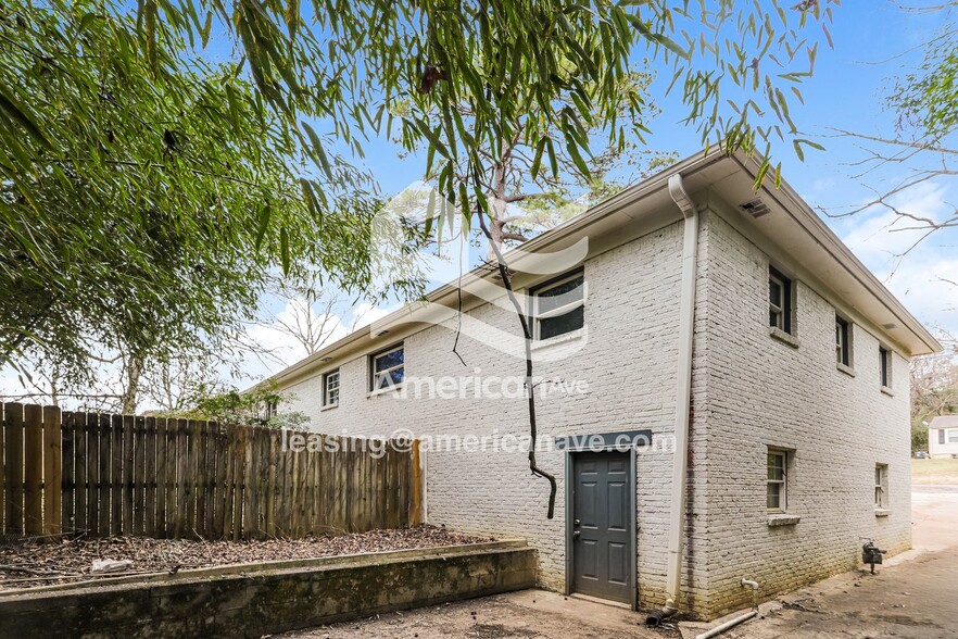 Building Photo - 1130 Linwood St